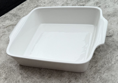 NIEUW. 1 vuurvaste Ovenschaal. Geen beschadigingen.