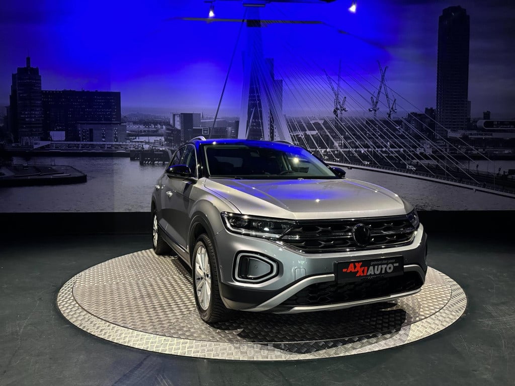 Volkswagen T-roc 1.5 tsi style*led*virtual*dab+*pdc v&a*trekhaak*navi*appco