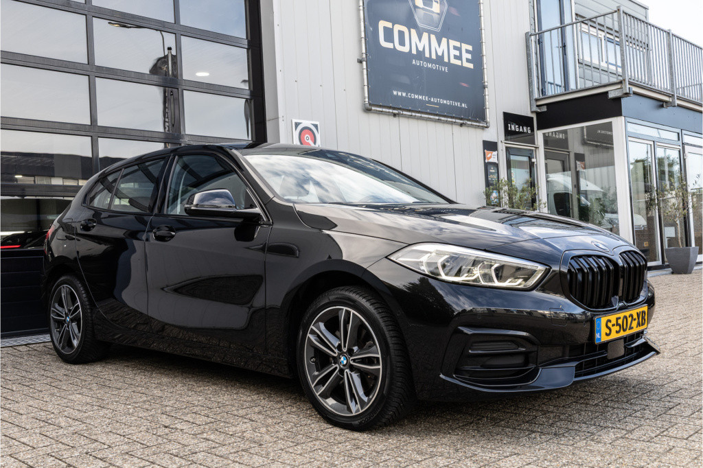 BMW 1 Serie 118i sport line business edition ✅1jaarbovag✅cam✅nav✅apple✅cc
