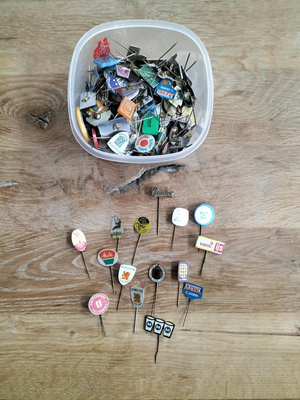 Verzameling speldjes