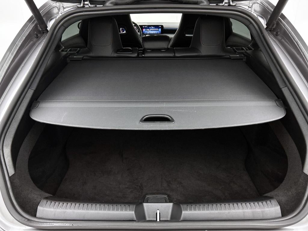 Mercedes-Benz Cla shooting brake 250 e star edition amg line | cruise contr