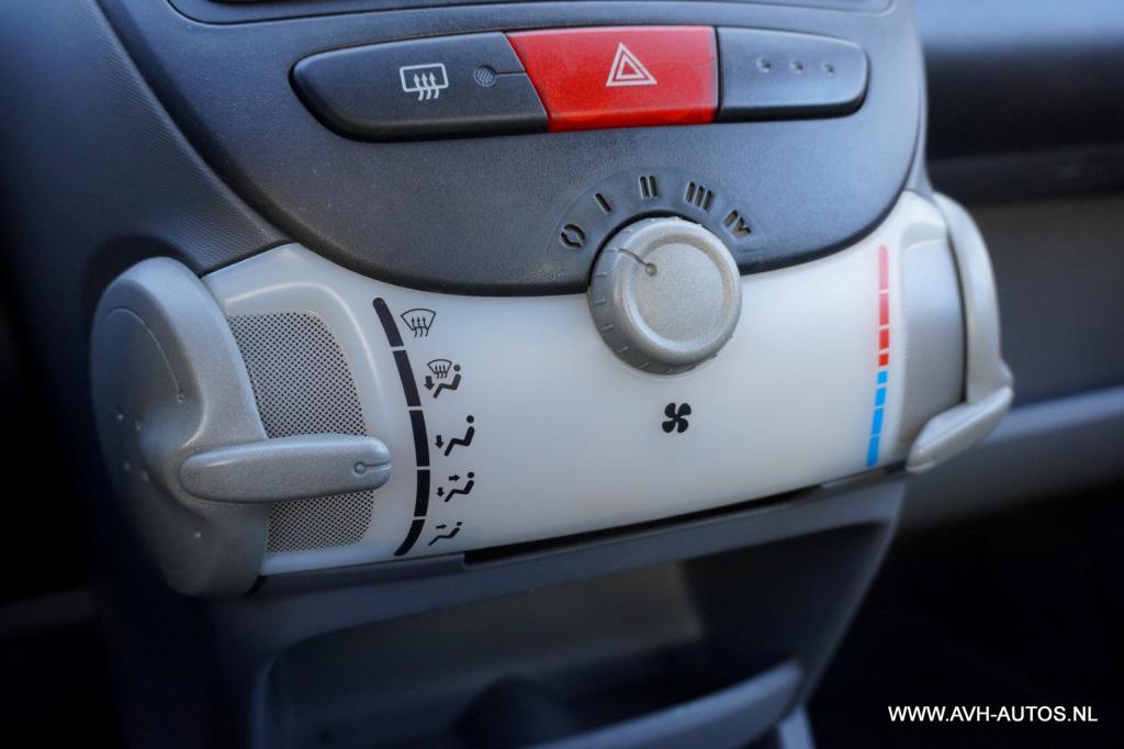 Peugeot 107 1.0-12v xs