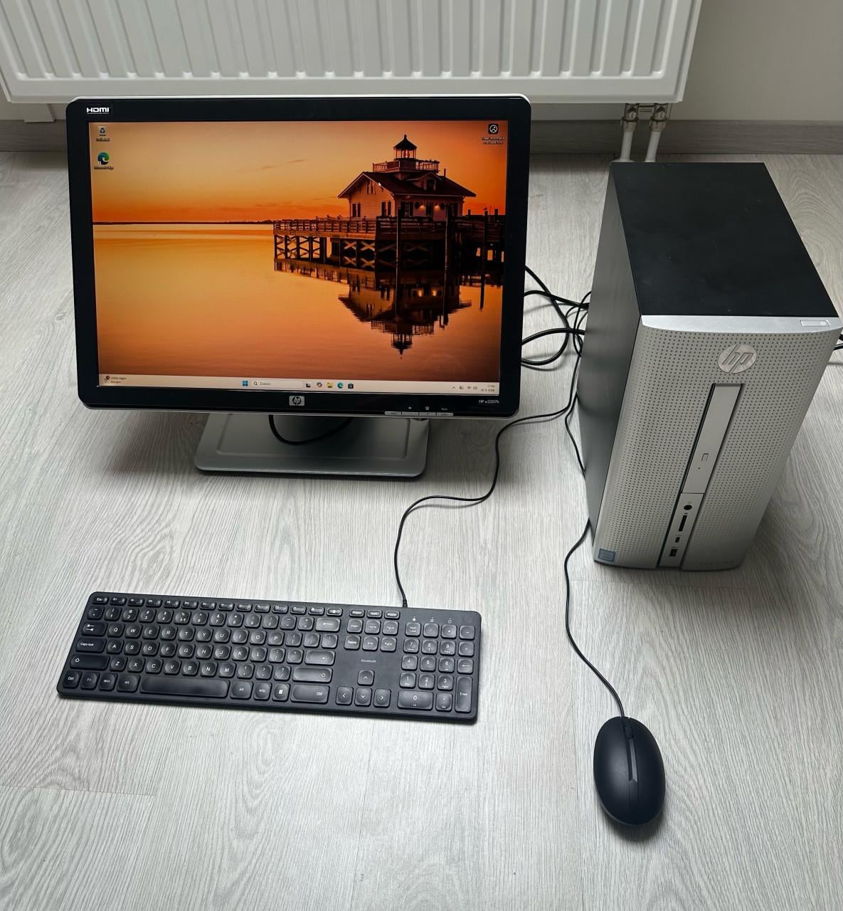 Complete set HP Pavilion / Intel Core i5 / 8GB ram / Windows 11 /