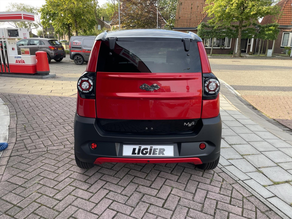 Ligier Myli .