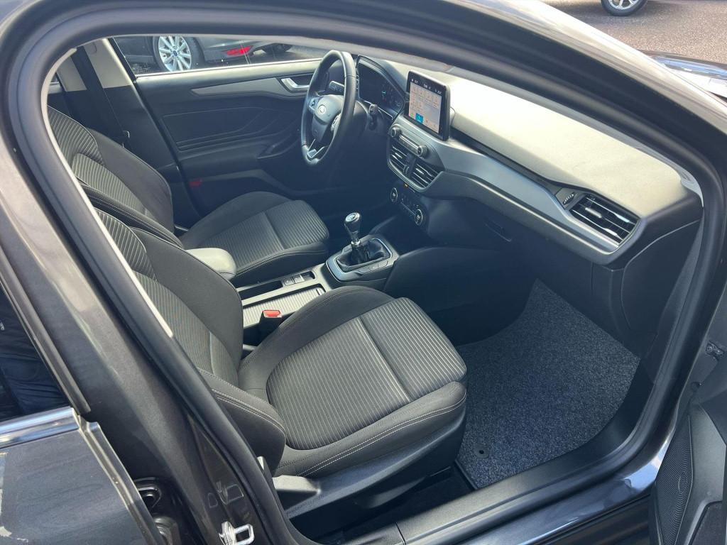 Ford Focus 1.0 ecoboost hybrid 125pk titanium , winterpack