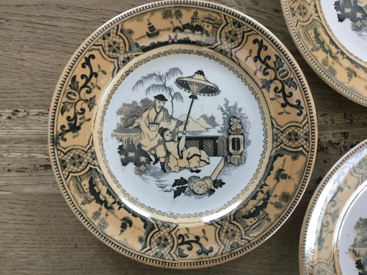 3 bordjes Pajong P. Regout