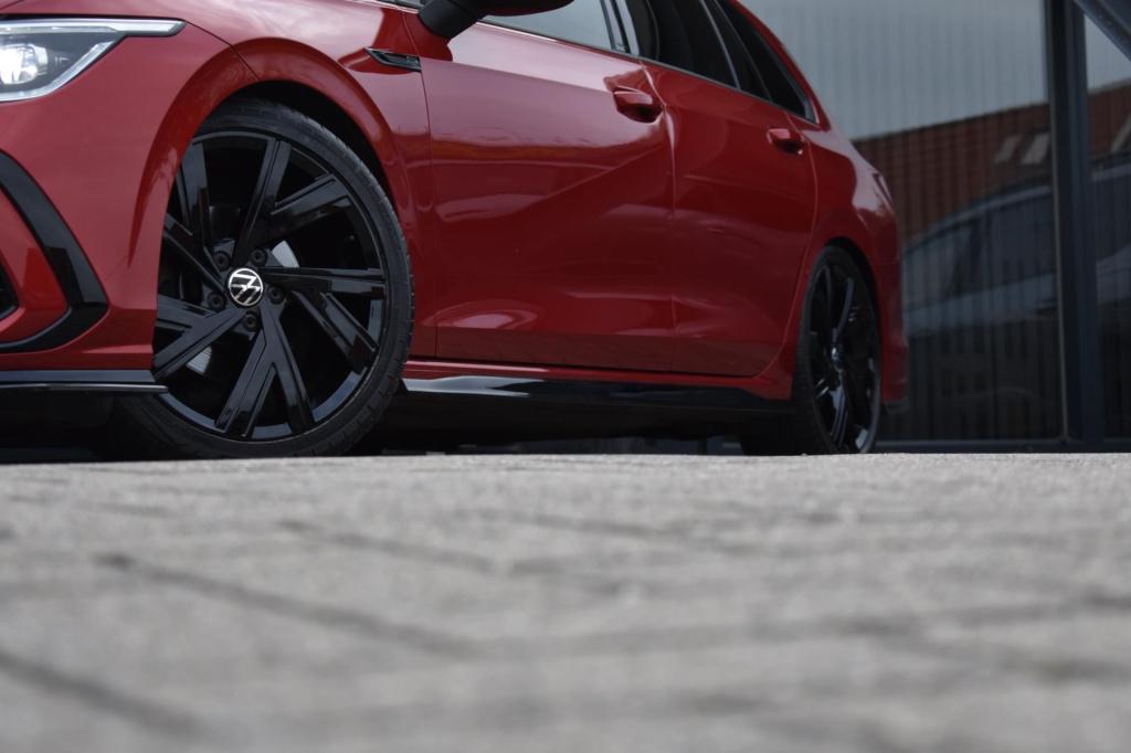 Volkswagen Golf variant 1.5 etsi r-line | maxton | iq-light | panoramadak |