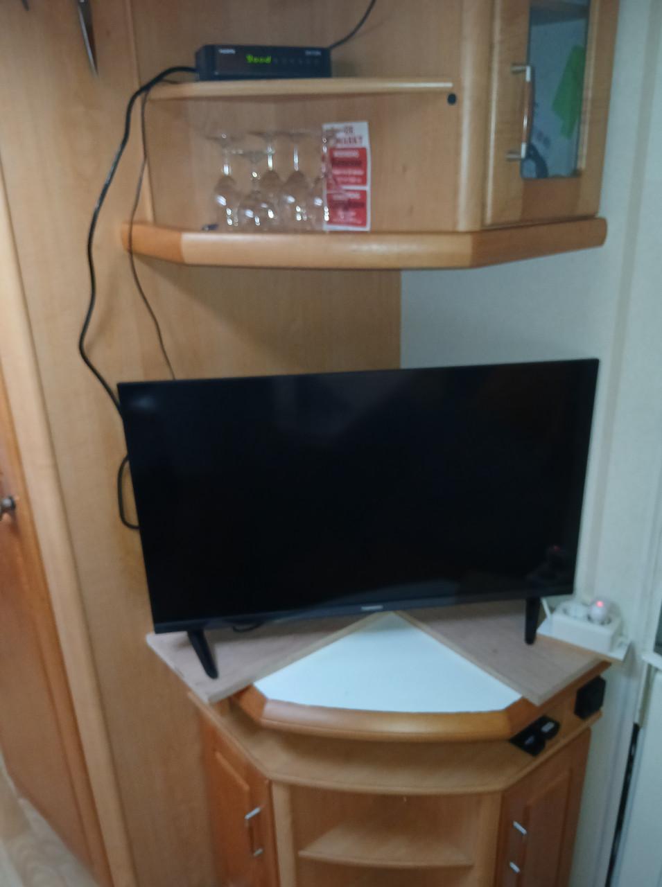 Caravan Hobby 560 UL Exclusive met z.g.a.n. voortent en luifel