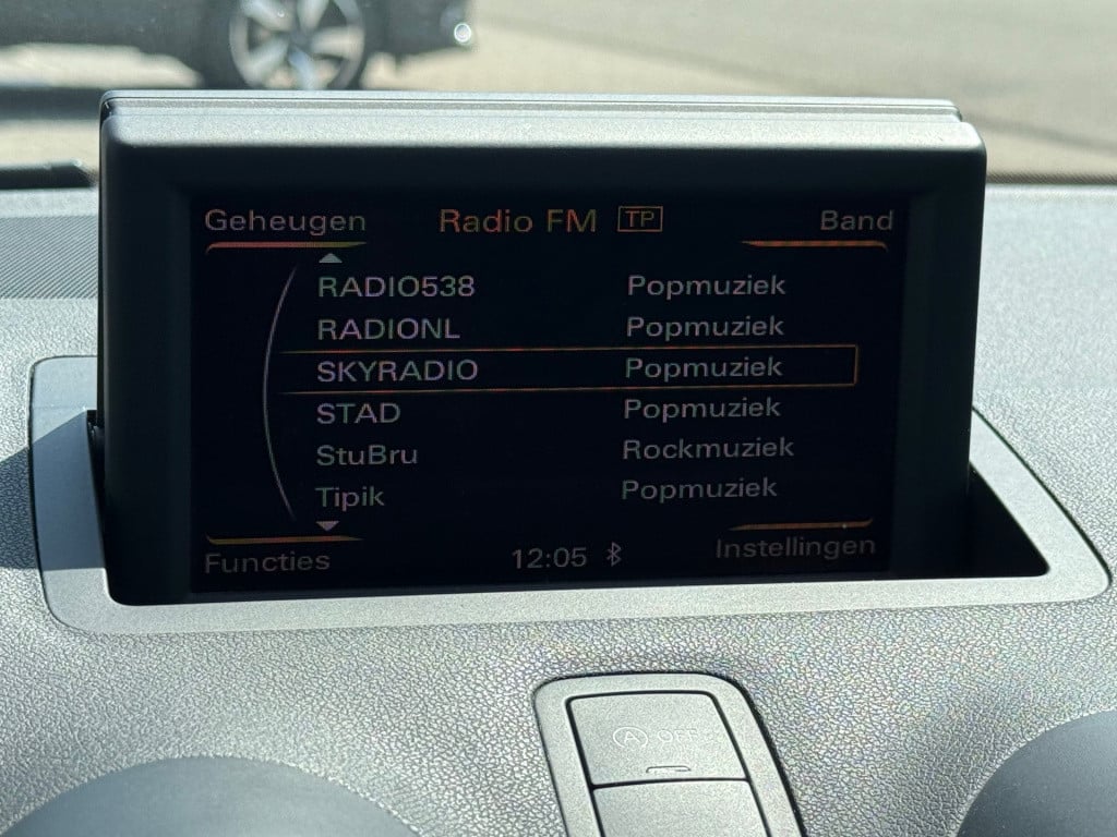 Audi A1 1.2 tfsi attraction pro line business