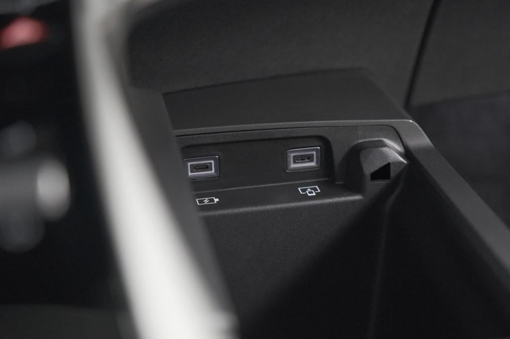 Peugeot 3008 1.2 hybrid 136 gt | adaptieve cruise control | camera | elektr