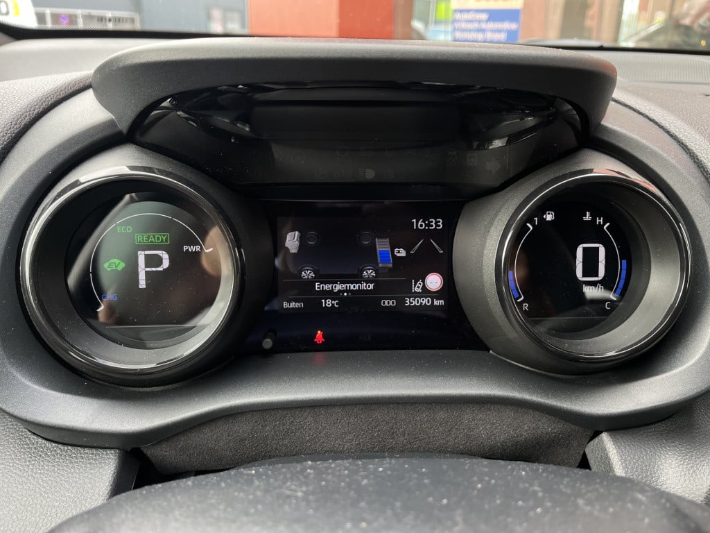 Toyota Yaris 1.5 hybrid executive | carplay | navi | stoelverw. | acc