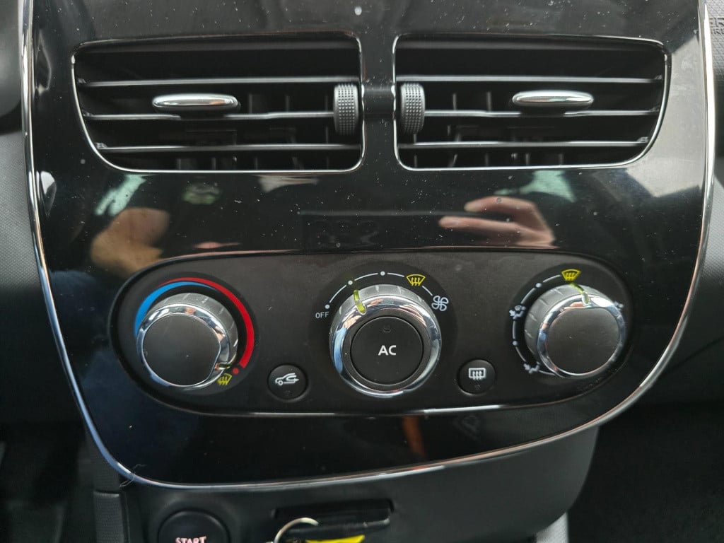 Renault Clio occasion zuinige auto en cruisecontrol | tweedehands renault c
