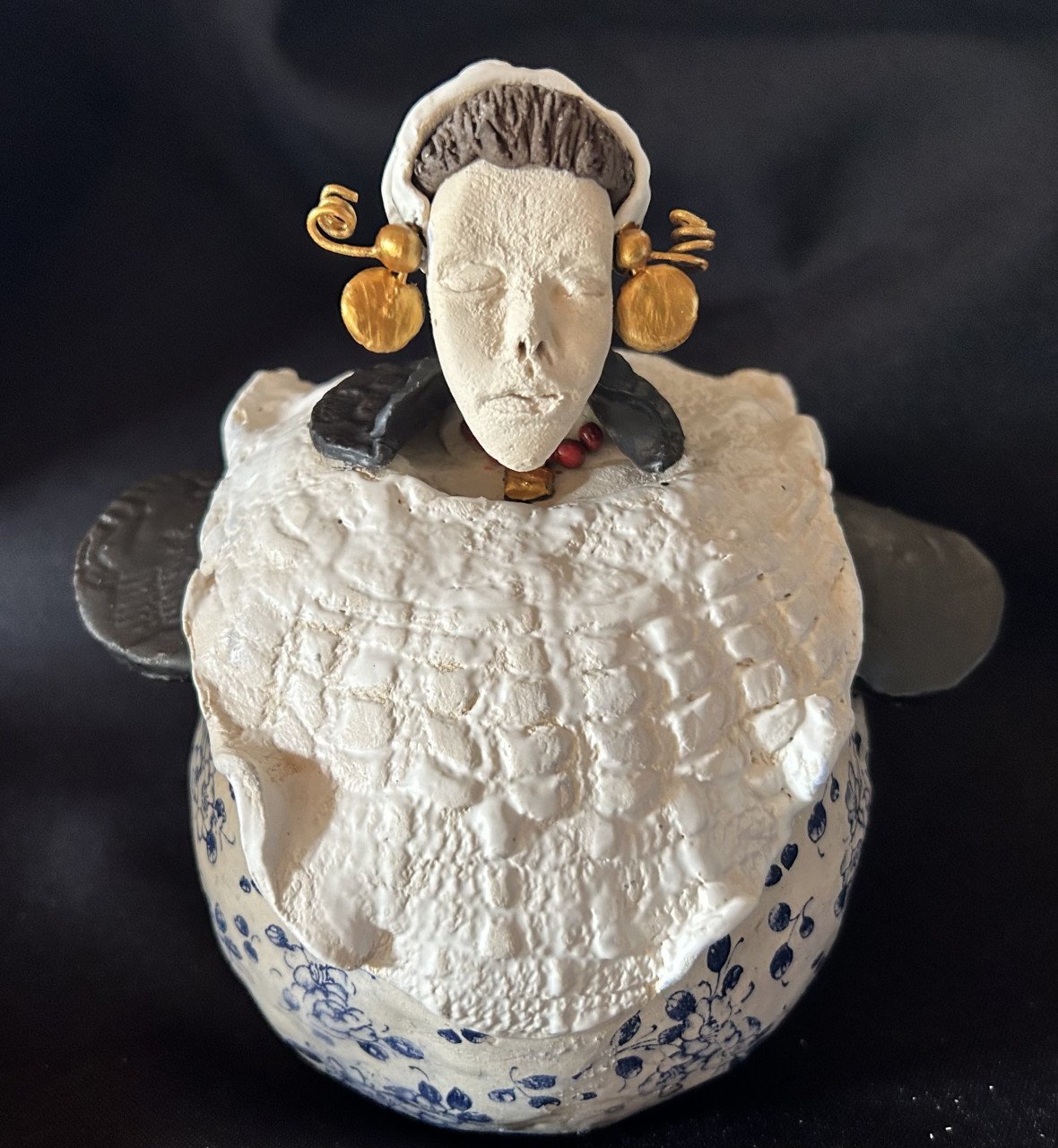 Zeeuwse Klederdracht in keramiek van Axel, Middelburg, Terneuzen