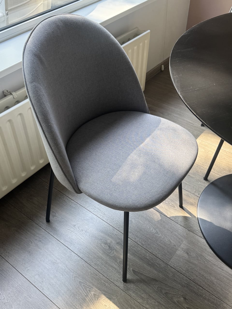 Ronde tafel met 4 stoelen