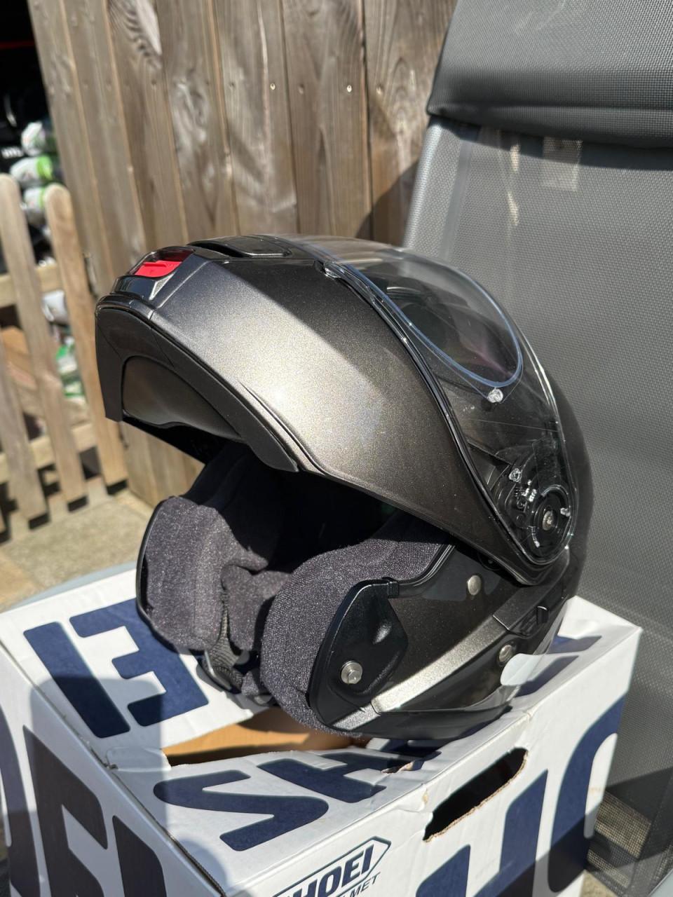 Shoei Neotec Systeemhelm – Anthracite – Maat L (59/60 cm)
