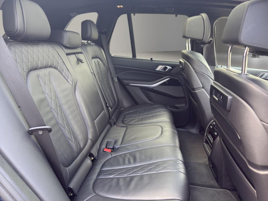 BMW X5 xdrive45e (210kw) pano| laser | massage | koeling | sky lounge