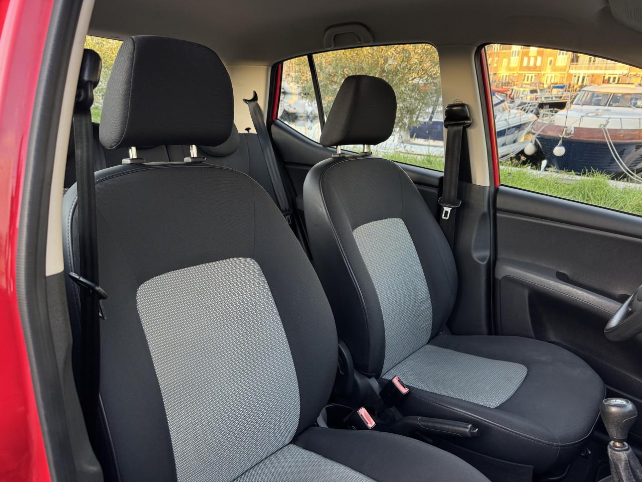 Hyundai I10 1.25 active cool benzine met airco en nieuwe APK!