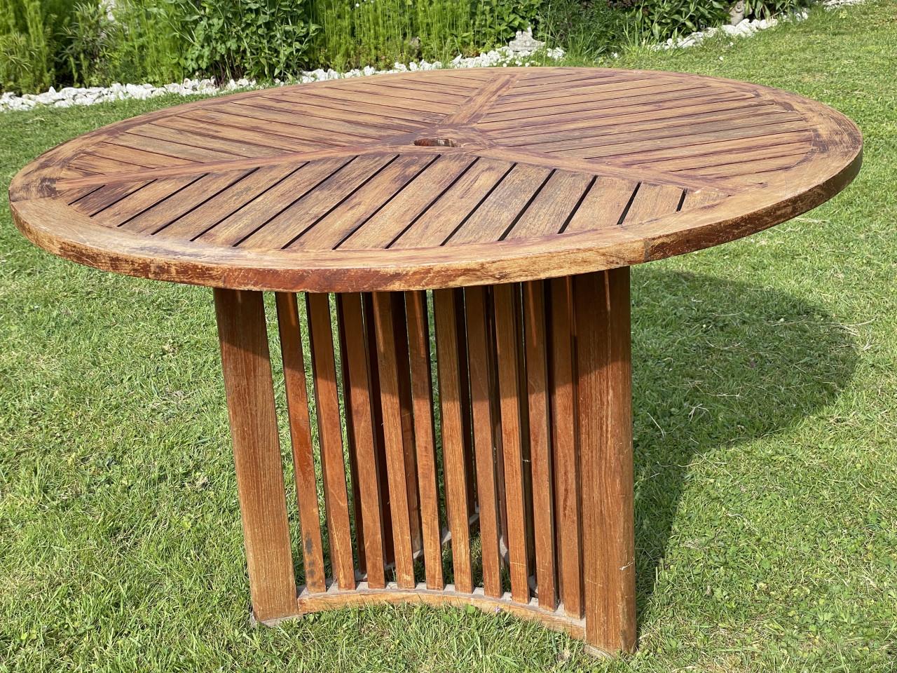 Teakhouten tuintafel