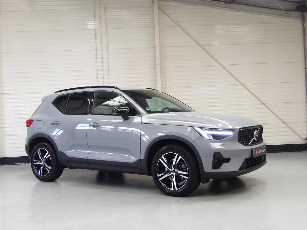 Volvo XC40 b3 163pk mild hybrid aut plus dark