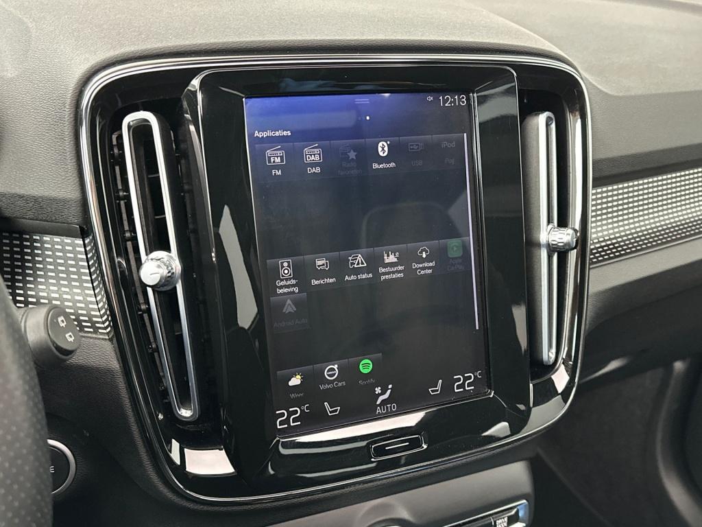 Volvo XC40 t5 262pk recharge r-design| pano| 360camera| adap.cruise| trekha