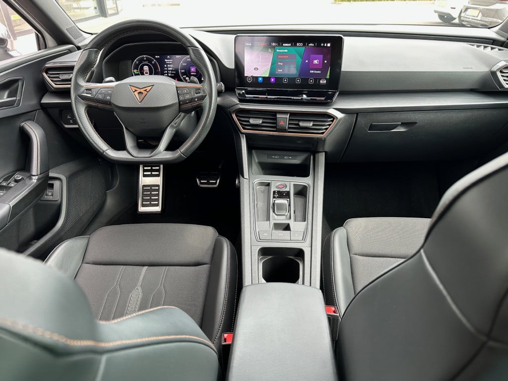 Cupra Leon Sportstourer 1.4 e-hybrid | led | 18 inch | extra getint glas | 