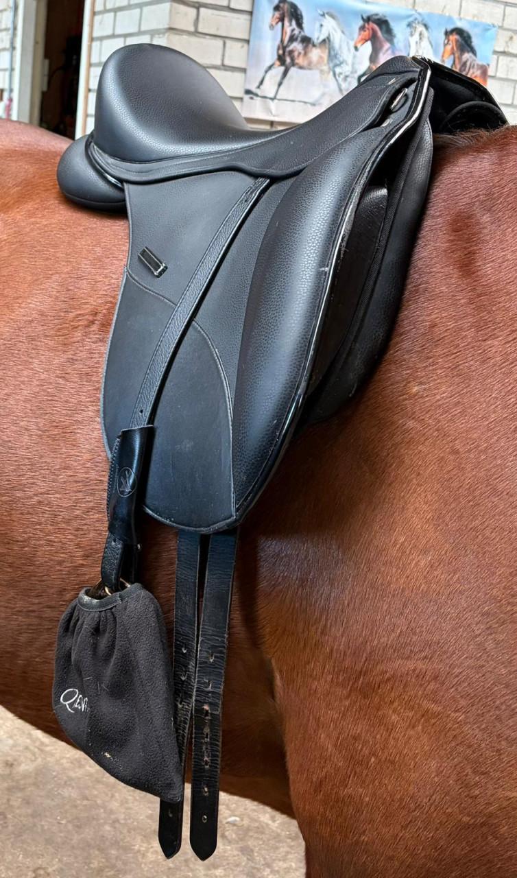 Norton 16,5 inch dressuur zadel
