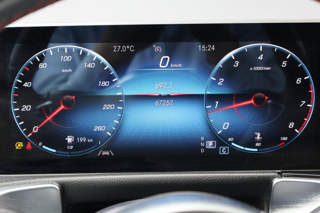 Mercedes-Benz Glb 200 business solution amg 163 pk i panoramadak i trekhaak