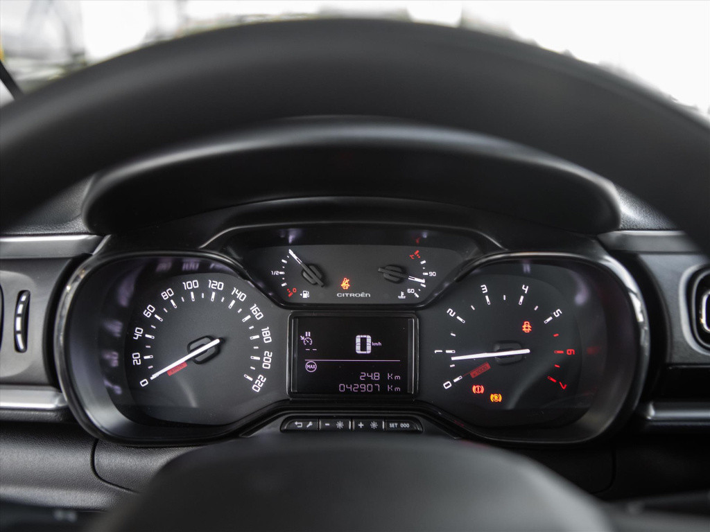 Citroen C3 1.2 puretech 83pk shine | stoelverwarming | carplay | park. sens
