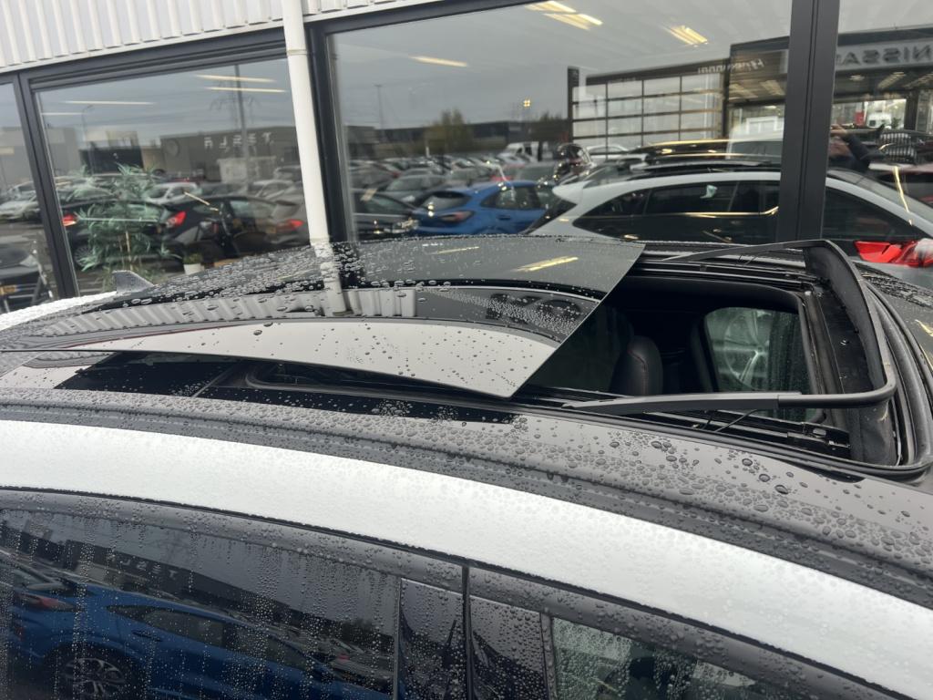 Ford Kuga 2.5 phev e-cvt 225pk st-line x , pano dak , 19inch , voorruitverw