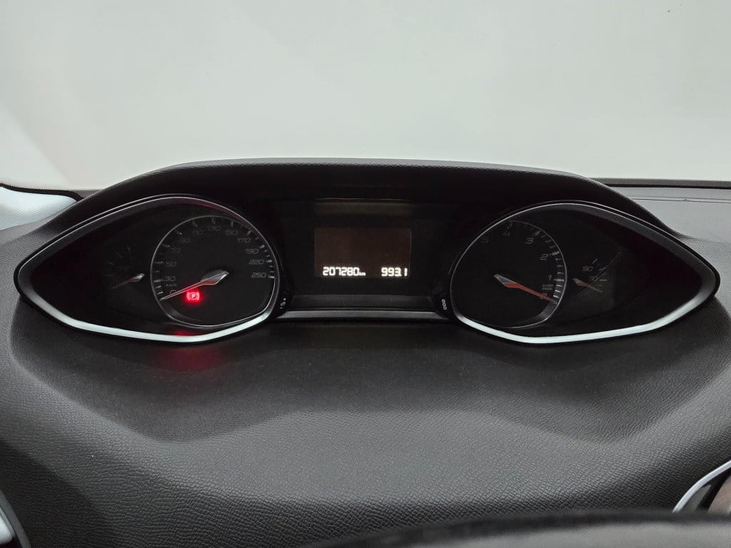 Peugeot 308 sw occasion stationwagen met trekhaak en grote kofferbak | twee