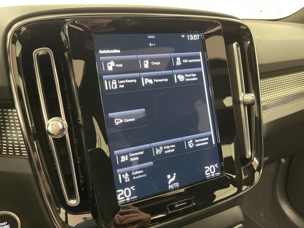 Volvo XC40 1.5 t5 recharge r-design | thunder grey | pano | trekhaak | 262p