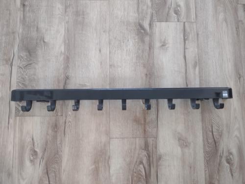 Nette zwarte kunststof kapstok, horeca kapstok Aestic.