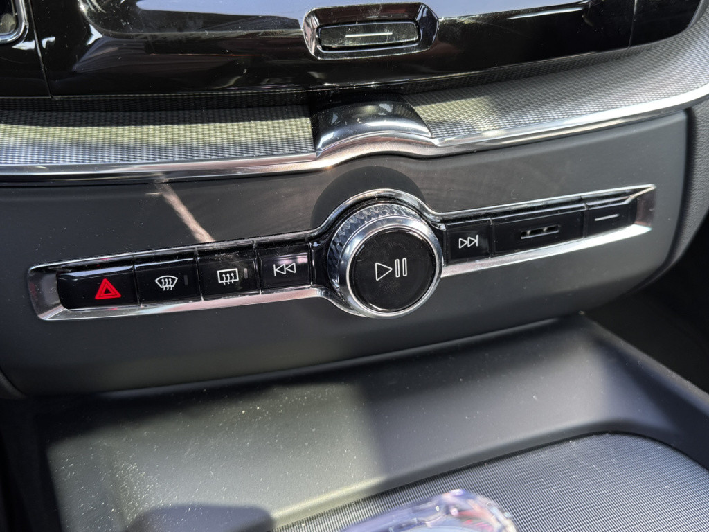 Volvo XC60 2.0 t6 plug-in hybrid awd plus black edition