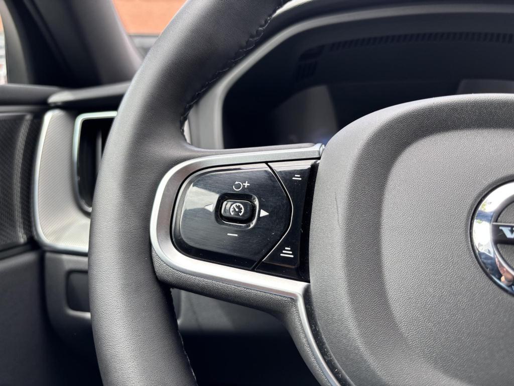 Volvo XC60 2.0 t6 plug-in hybrid awd plus black edition soh 99%