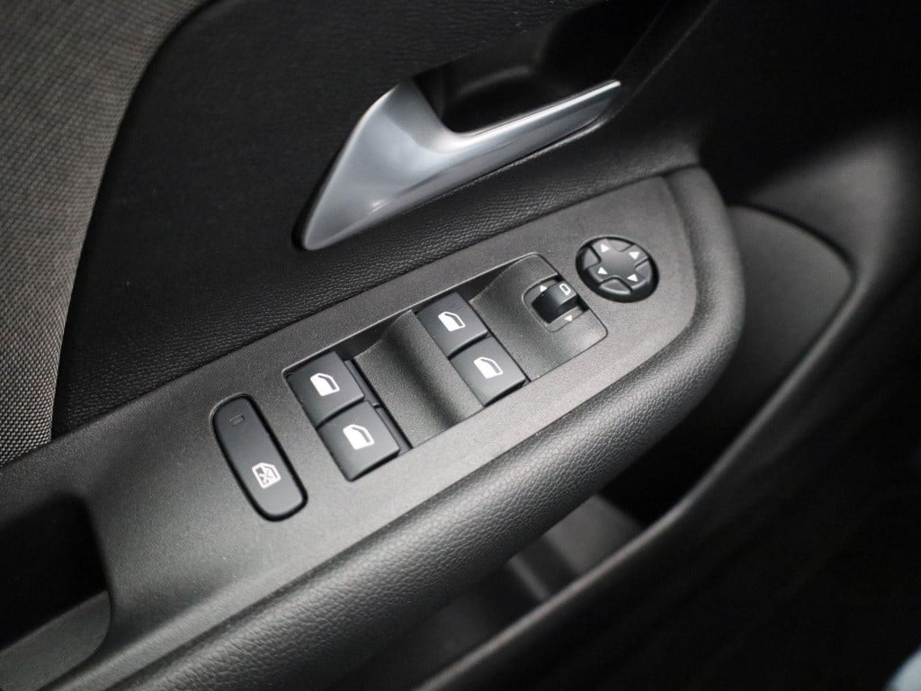 Opel Mokka 1.2 edition | parkeer sensoren | navigatie | airco | led | virtu