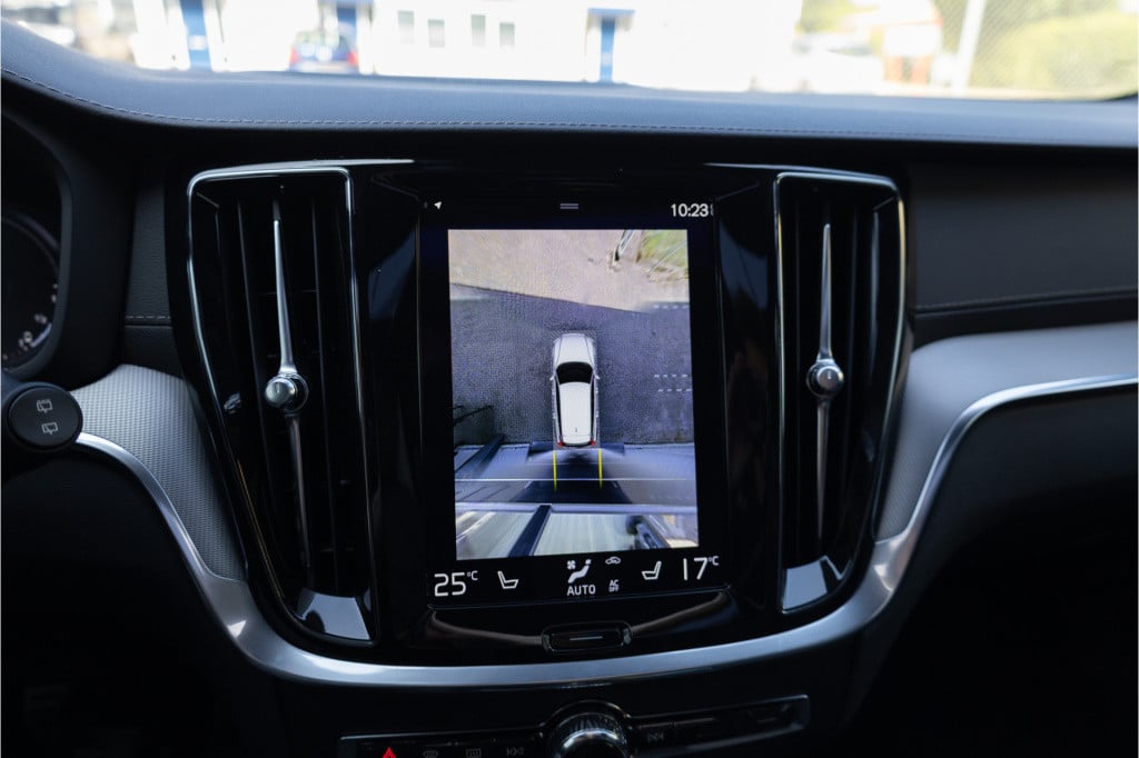Volvo V60 2.0 t6 plug-in hybrid awd plus dark ✅h&kaudio✅pano✅fullled✅leder