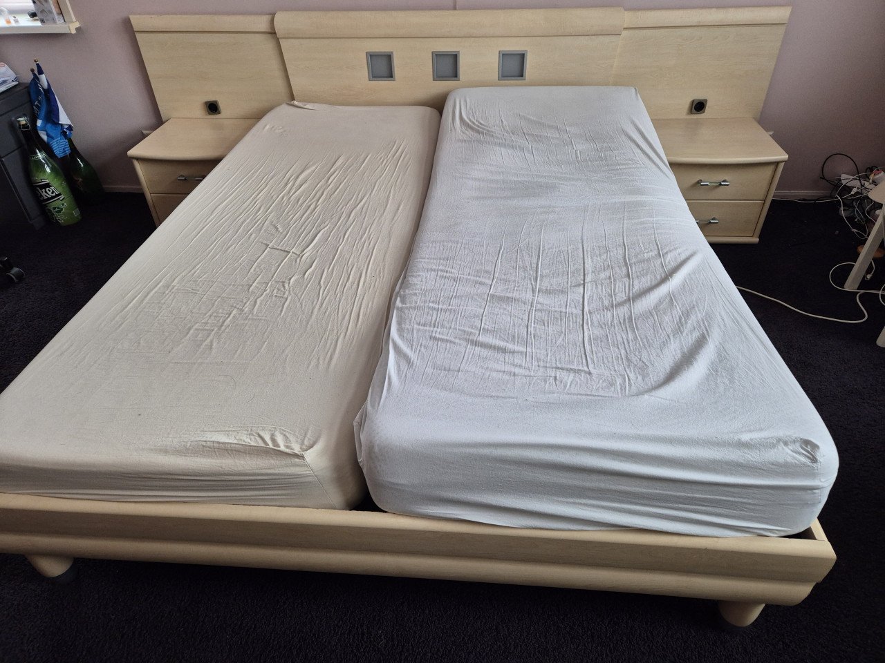2 persoons bed  met Auping met ombouw. 80 x 210