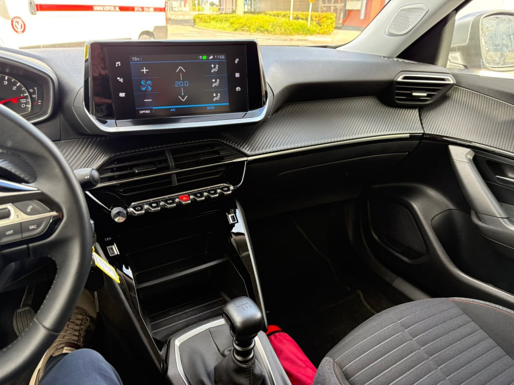 Peugeot 2008 1.2 puretech blue lease active