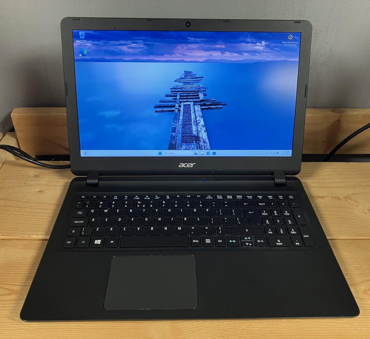 Acer EX2540 i5-7200U / 8GB / 250GB SSD / W11 pro