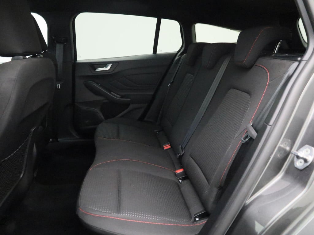 Ford Focus wagon 1.0 ecoboost hybrid st-line btw auto! | 17'' lmv | automaa