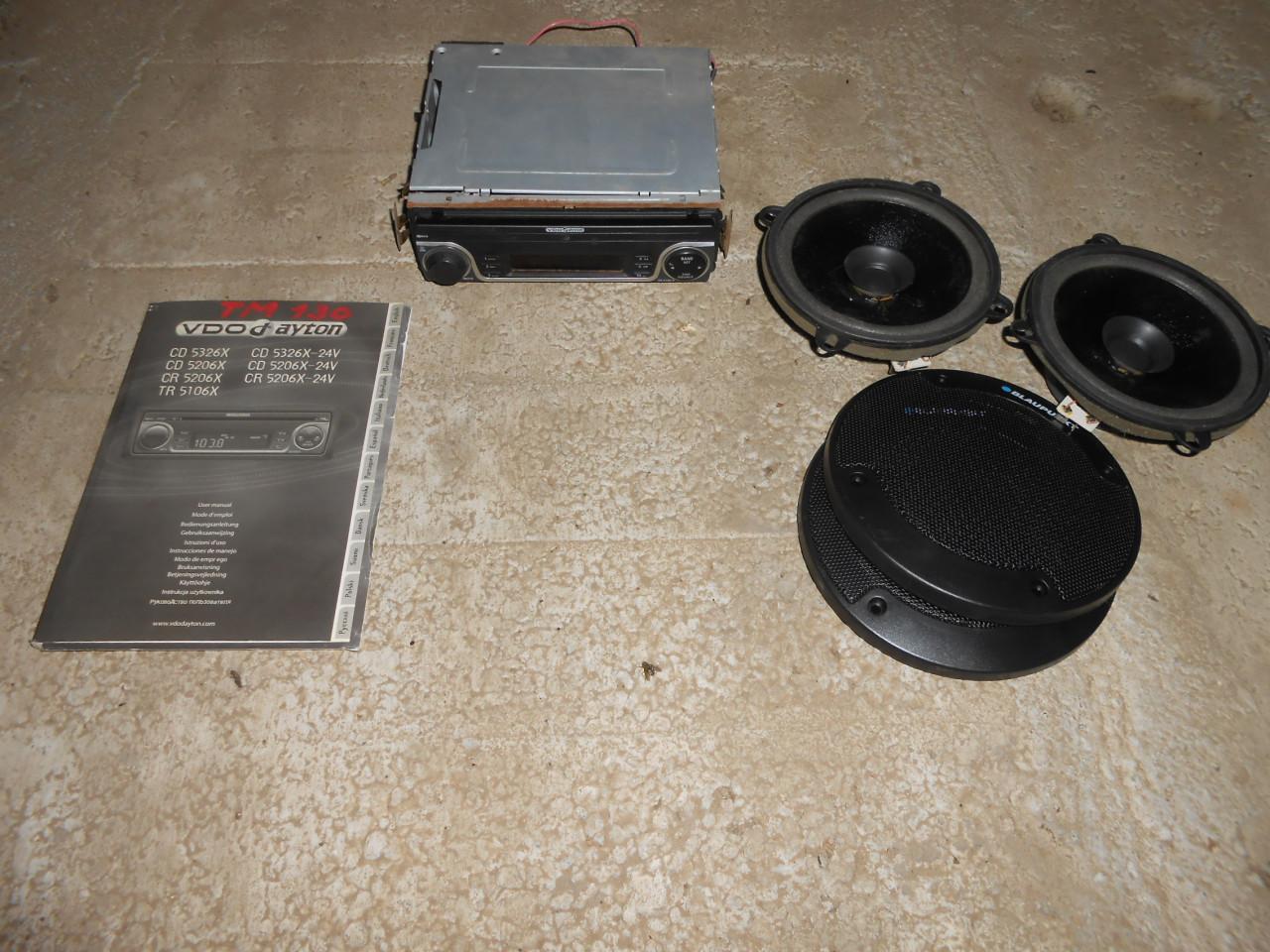 Inbouwradio 12 Volt VDO Dayton TR5106X compleet met boxen