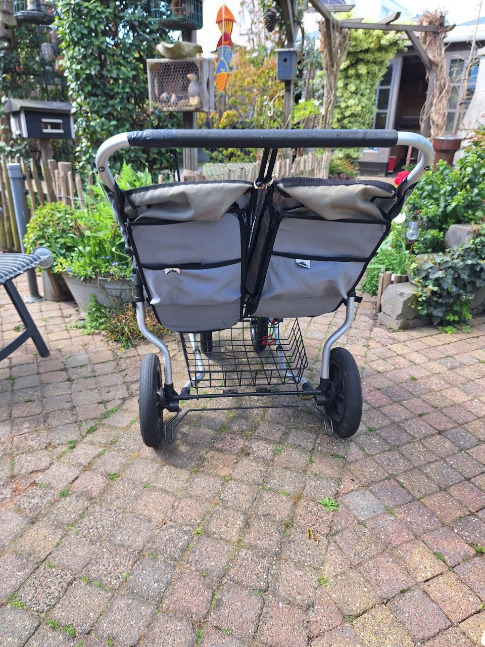 Te koop: dubbele opvouwbare buggy/wandelwagen