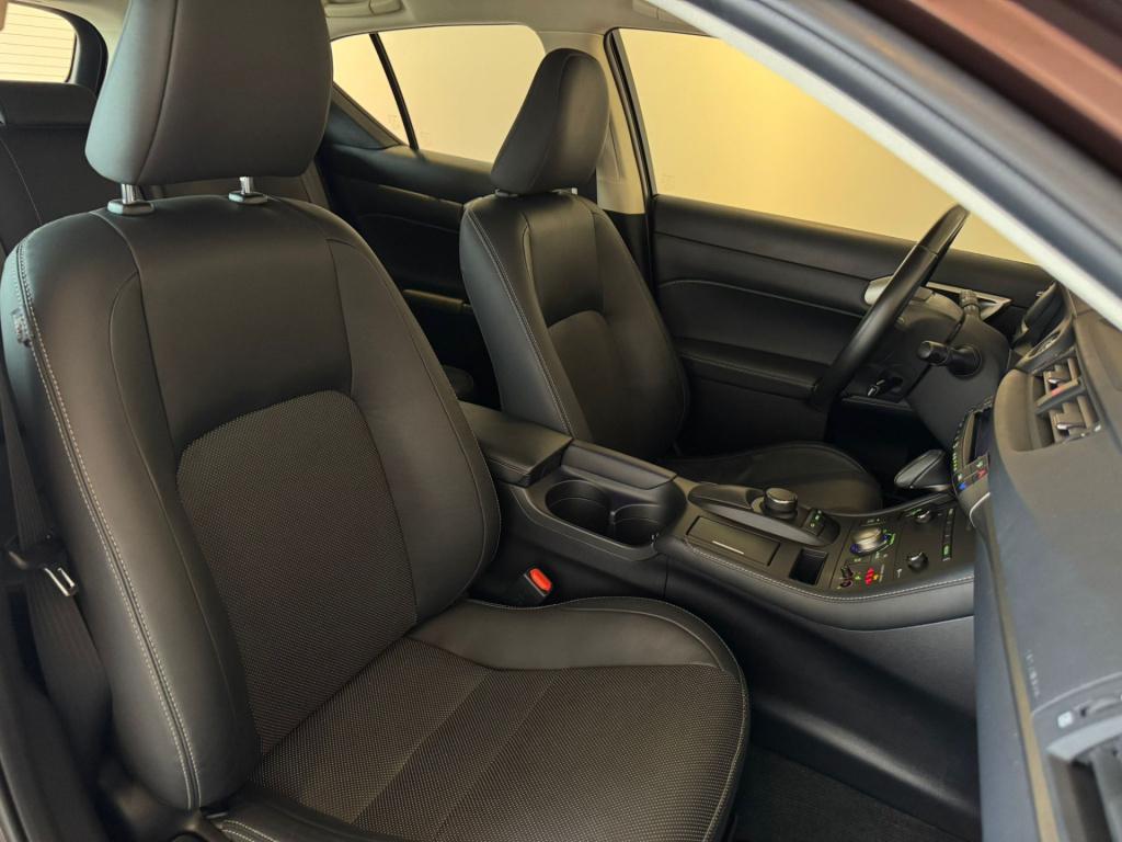 Lexus Ct 200h ultimate edition