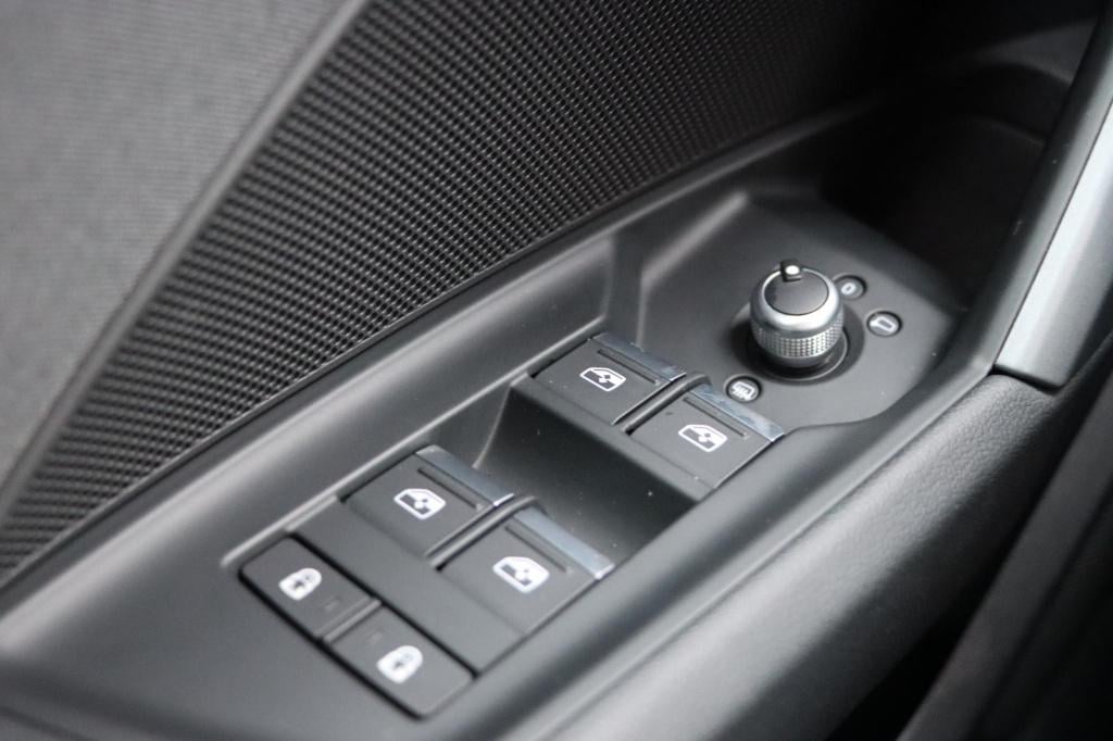 Audi A3 sportback 40 tfsi e advanced edition 204pk