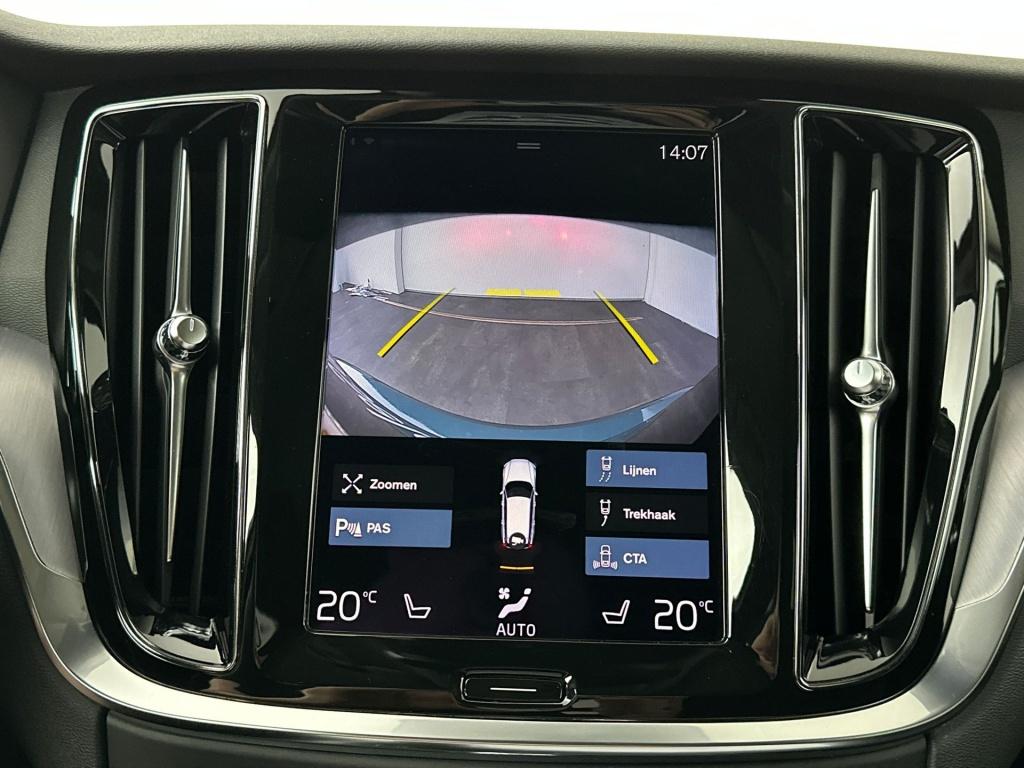 Volvo V60 t6 398pk recharge r-design| camera| trekhaak| stoel+stuur.verw|