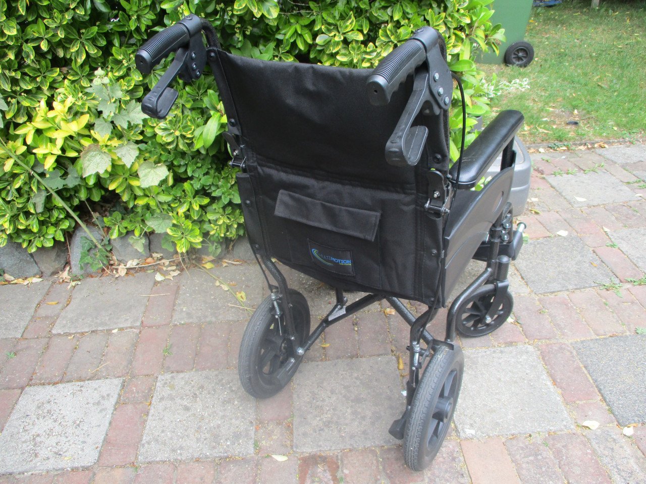 Compacte rolstoel met handremmen te koop