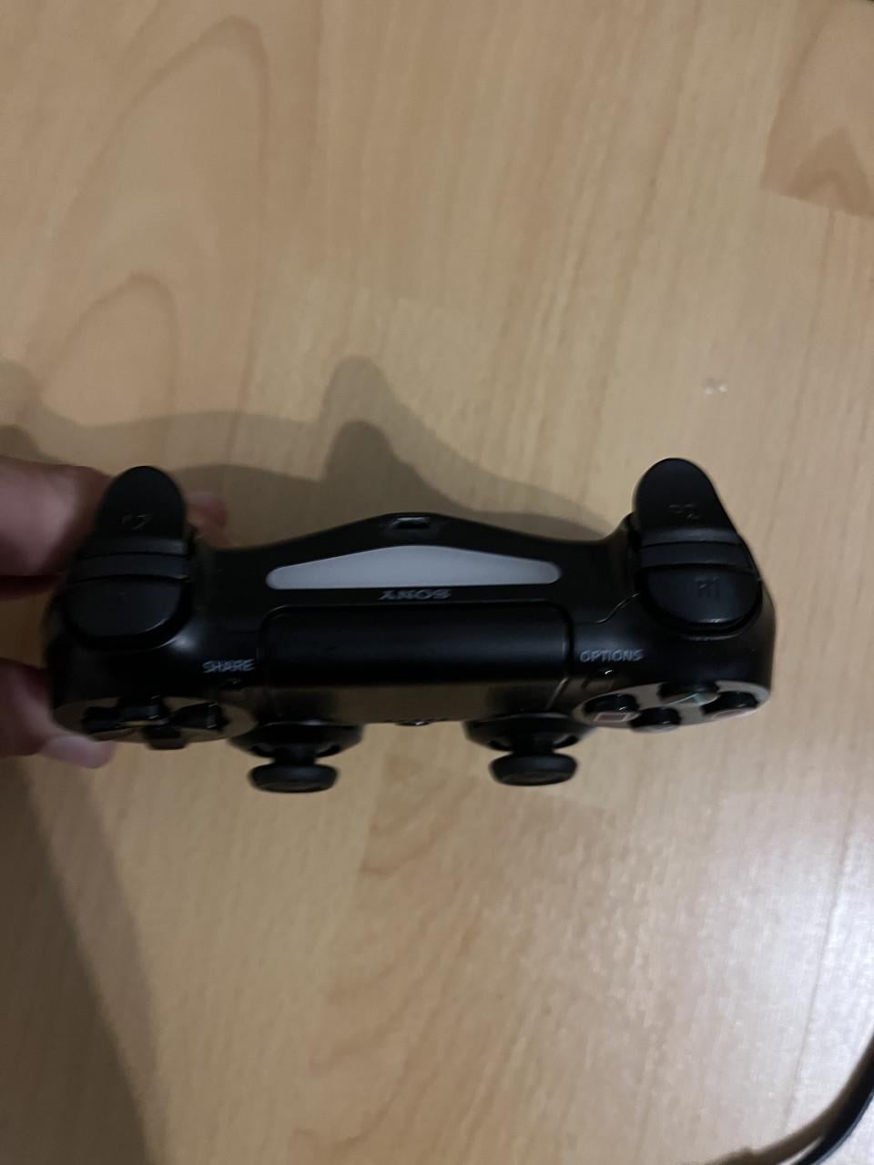PlayStation 4 1TB met controller, oplaaddock en 3 spellen (Alleen ophalen)