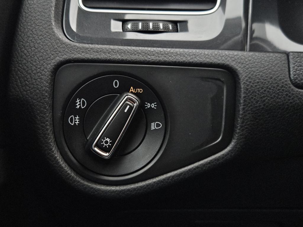 Volkswagen Golf 1.0 tsi comfortline | carplay | camera | trekhaak