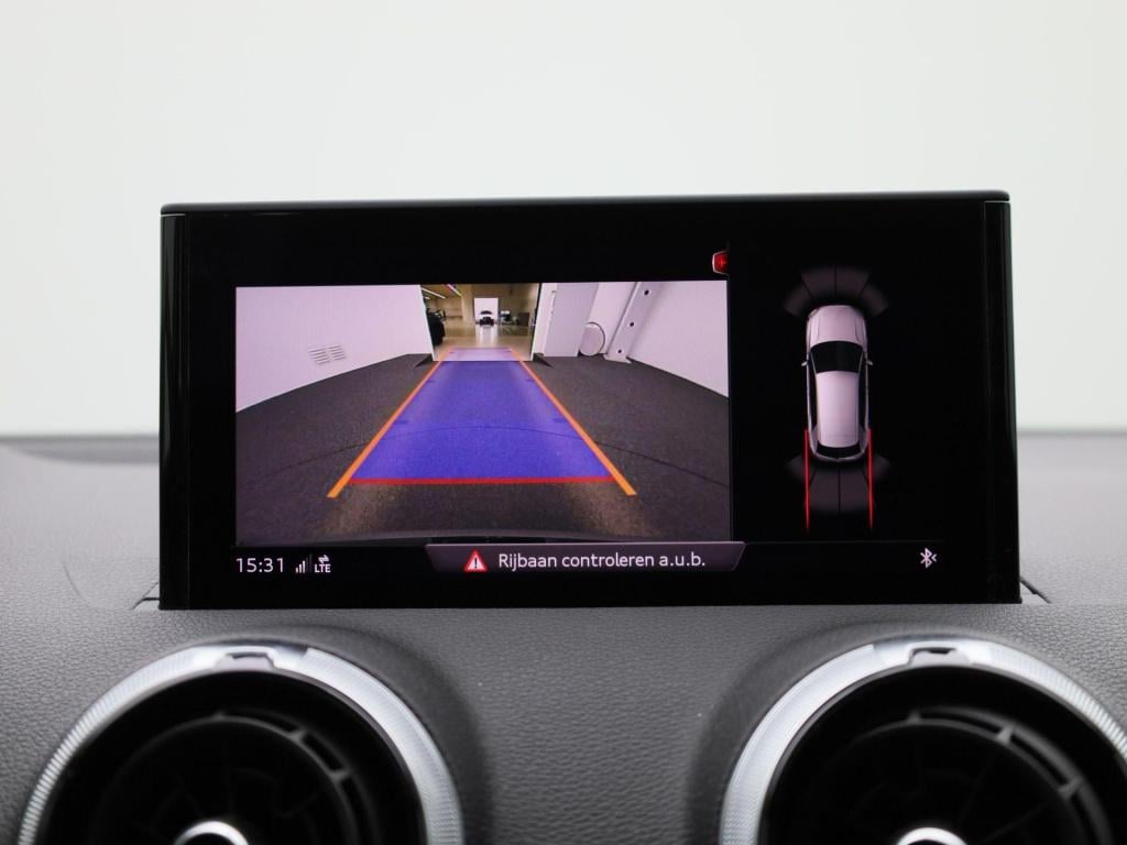 Audi Q2 35 tfsi pro line | panoramadak | stoelverwarming | leder | camera |