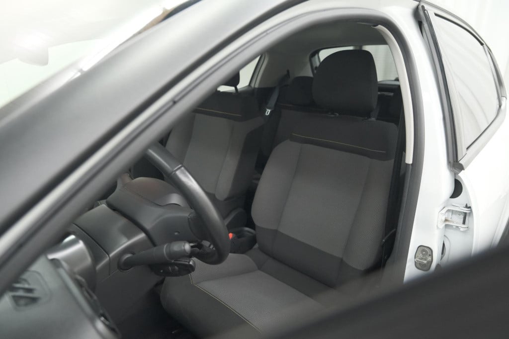 Citroen C3 puretech 110 s&s shine | camera | navigatie | apple carplay | pa
